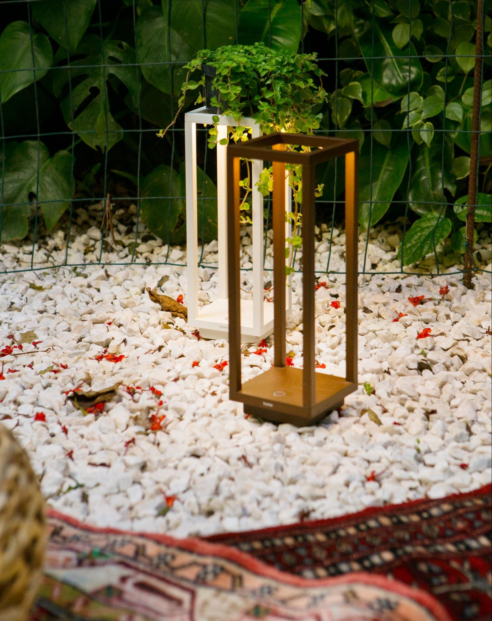 Luminária de piso: ilumine com estilo e crie ambientes aconchegantes
